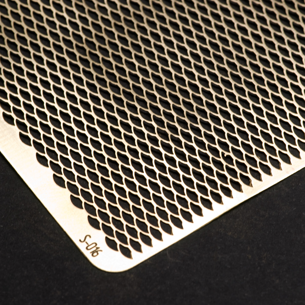 S-016 Просечно-вытяжной лист, размер L