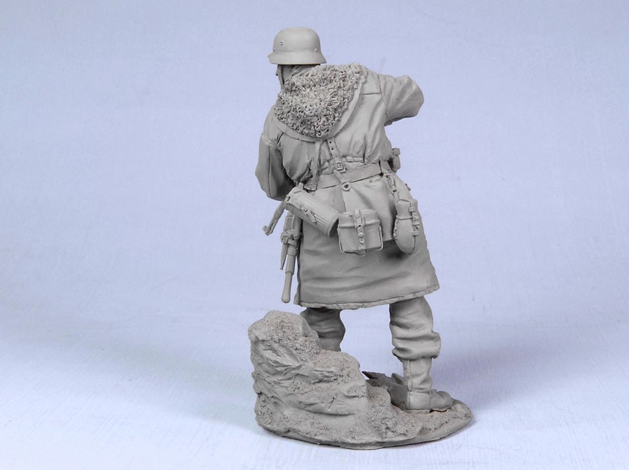 Т-35032 Пехотинец СС II,с подставкой (Харьков, зима 1943 г) Tank