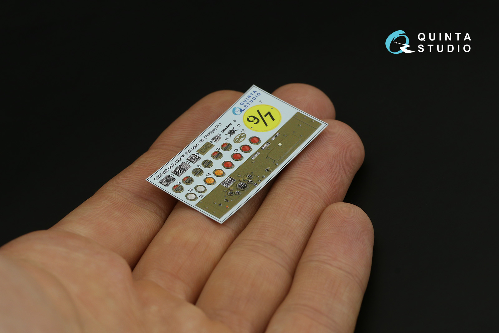 QD35052 3D Декаль интерьера кабины GMC CCKW 353 (open cab) (Tamiya)