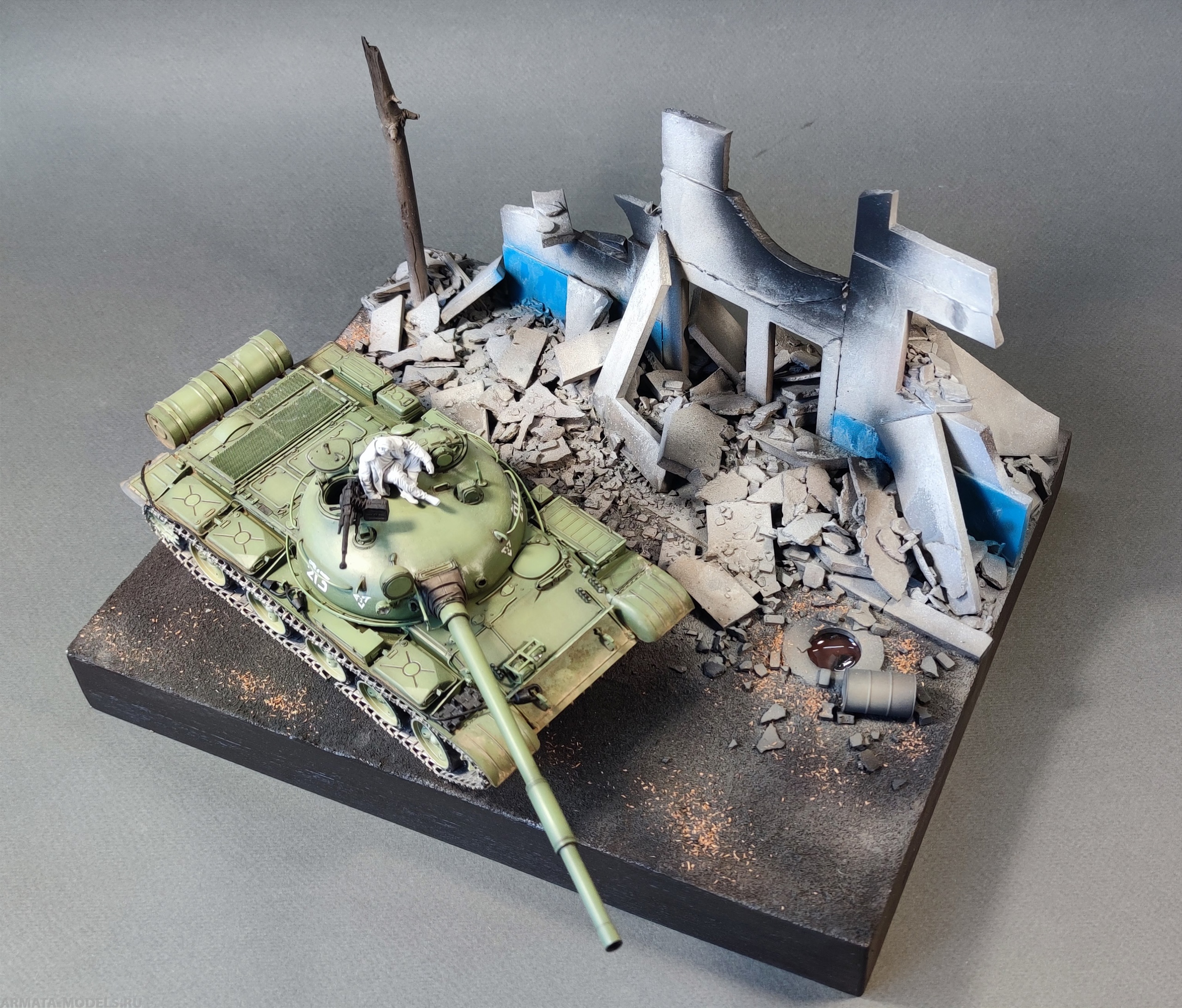 НЕ-35002 Подставка "Бахмут" (При транспортировке возможно повреждения, но их легко устранить)