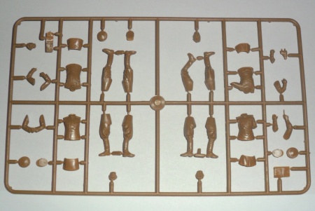 35477 Штабная машина Капитан седан с советским штабным персоналом ICM