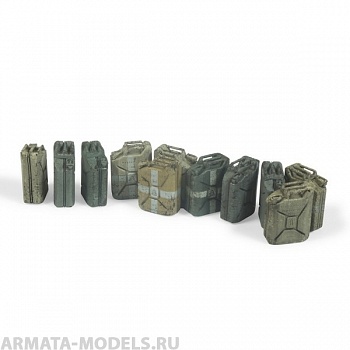 35-0094  German Jerry Can set, Late