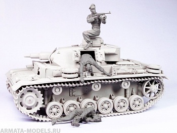 T-35090 Немецкие танкисты эвакуация из подбитого танка (1941-45 гг) (3)
