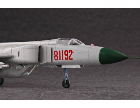 01610P Shenyang F-8II Finback-B Trumpeter