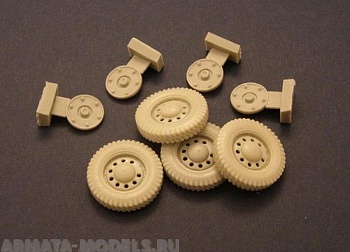 RE35-031 Дополнение для моделей Road Wheels with spare for Scout Car “Dingo”