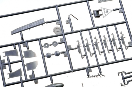 4817 Советский истребитель Як-1Б (Soviet fighter Yak-1b) Звезда