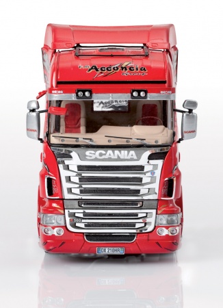 3882ИТ Грузовик R560 Highline Red griffin Italeri